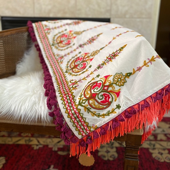 NWT Boho Embroidered Shawl Throw Wrap MultiPurpose - Picture 4 of 6